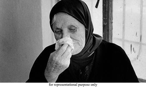 Asian domestic workers extort old Arab widow Asian domestic workers extort old Arab widow