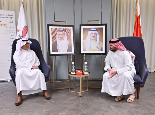 HH Shaikh Isa receives Saudi Ambassador to Kuwait, women’s futsal gold-medallists