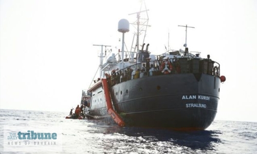 German rescue ship asks Italy to take in migrants