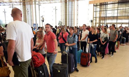 Hundreds more UK travellers stuck in Egypt hope to fly home