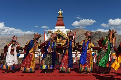 Thousands flock to Indian Himalayas for rare Buddhist festival