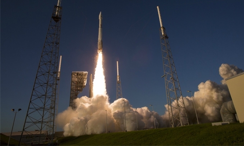 Asteroid-bound spacecraft zips by Earth for gravity boost Asteroid-bound spacecraft zips by Earth for gravity boost