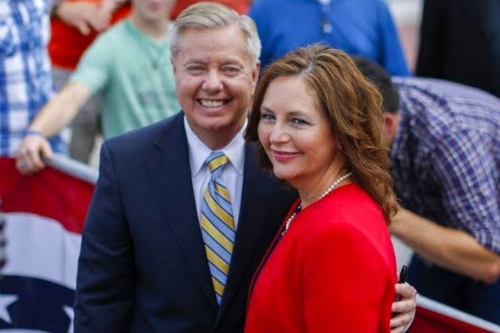 Trump presses for late US senator's sister to fill vacant seat Trump presses for late US senator's sister to fill vacant seat