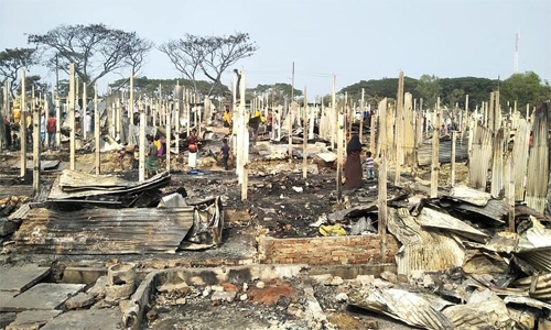 Fire destroys 500 houses in Bangladesh Rohingya camp Fire destroys 500 houses in Bangladesh Rohingya camp