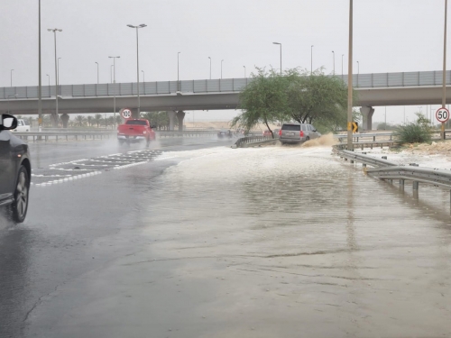Unusual rain lashes Bahrain, leadership orders compensation
