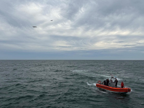 US Coast Guard Suspends Search for Six After Medical Aircraft Crash US Coast Guard Suspends Search for Six After Medical Aircraft Crash
