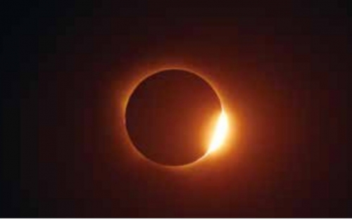 Skies darken as solar eclipse heads south from Arctic to Spain Skies darken as solar eclipse heads south from Arctic to Spain