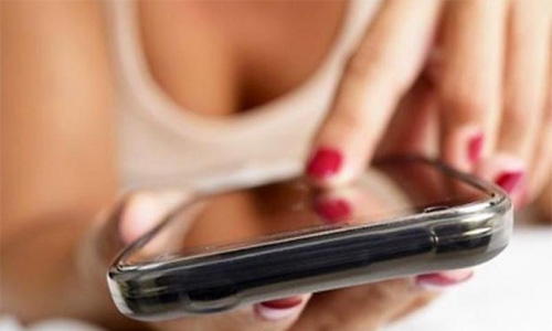 Teens who 'sext' experience more violence Teens who 'sext' experience more violence