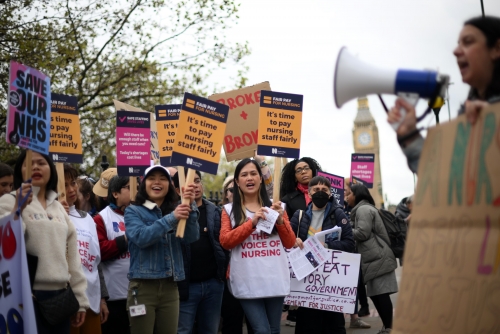 Nurses in England walk out as dispute intensifies Nurses in England walk out as dispute intensifies