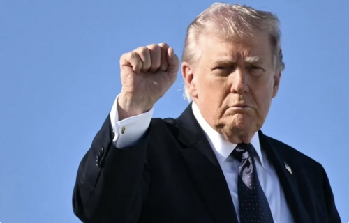 Trump says US 'ready, willing' to aid Venezuela after twin quakes