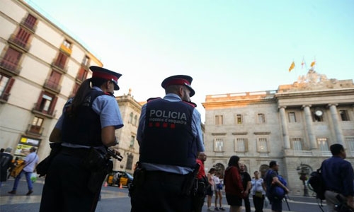 Madrid moves towards  direct rule over Catalonia