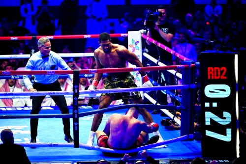 Joshua survives knockdowns, stops Prenga Joshua survives knockdowns, stops Prenga
