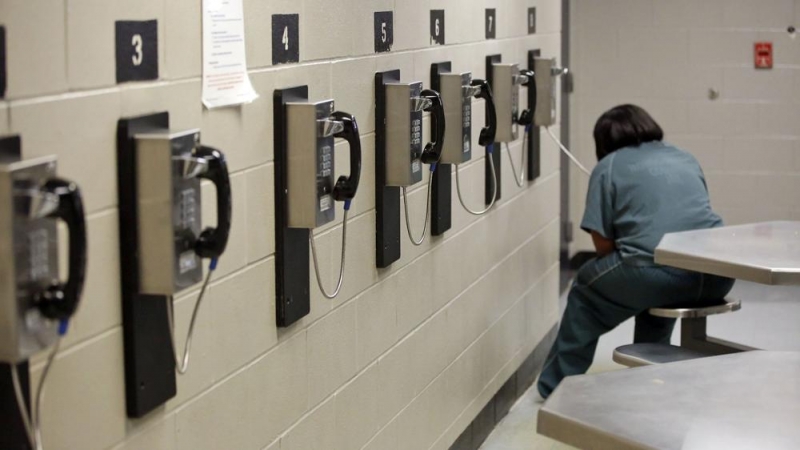 Bahraini woman jailed for theft Bahraini woman jailed for theft