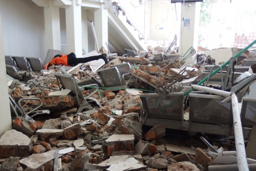 Powerful quake hits Indonesia, Death toll rises to 20 Powerful quake hits Indonesia, Death toll rises to 20