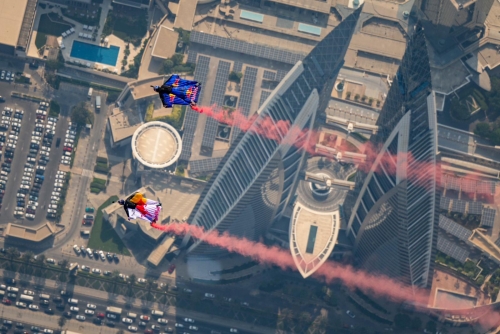 A Historic Flight Through Bahrain’s Twin Towers A Historic Flight Through Bahrain’s Twin Towers