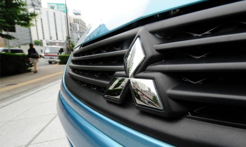 Scandal-hit Mitsubishi to triple top executives' pay