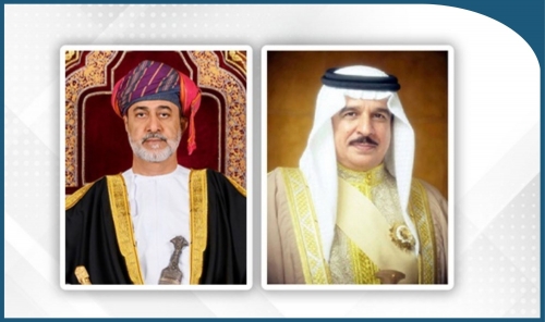 HM King Hamad Holds Phone Call with Sultan of Oman