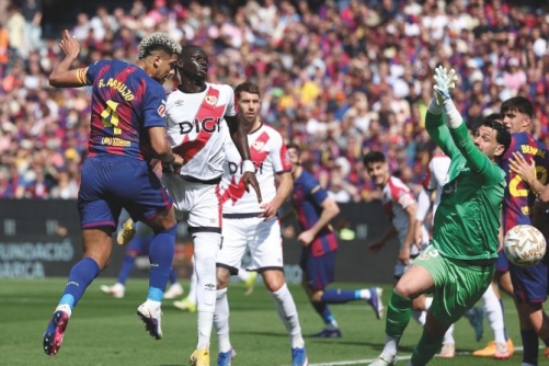 Araujo header scrapes Liga leaders Barca win over Rayo