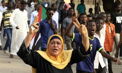Sudan protesters, generals trade blame for bloodshed at rally Sudan protesters, generals trade blame for bloodshed at rally