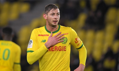 Cardiff striker Sala feared missing in plane crash: Police