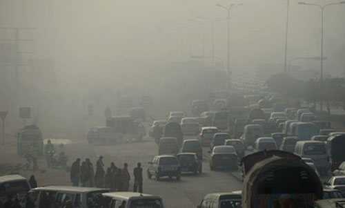 Bus, truck collision kills 19 in Pakistan Bus, truck collision kills 19 in Pakistan