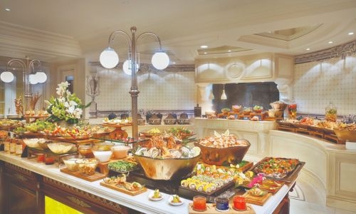 ‘Brunch-Licious Fridays’ At La Med, Is Back! - Eats and Treats by Tania Rebello