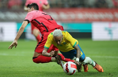 Neymar doubles up from the spot as Brazil thump Korea Neymar doubles up from the spot as Brazil thump Korea