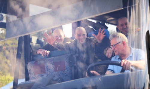 Ukraine, Russia begin massive prisoner swap