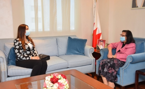 Health Minister receives leading consultant