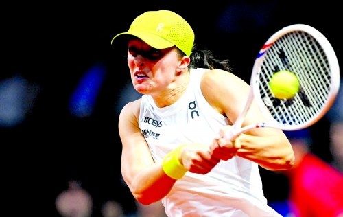 Swiatek announces Roig as new coach