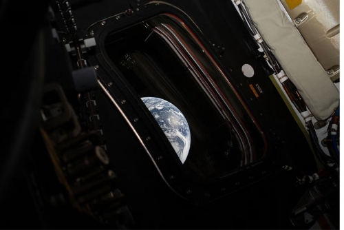 Artemis astronauts pass half-way point on way to Moon Artemis astronauts pass half-way point on way to Moon