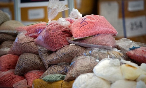 Bangladesh arrests three Rohingya with 800,000 meth pills Bangladesh arrests three Rohingya with 800,000 meth pills