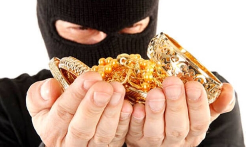 Bahrain police successfully return stolen gold to owner
