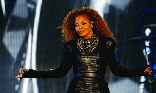 After child and separation, Janet Jackson resumes tour