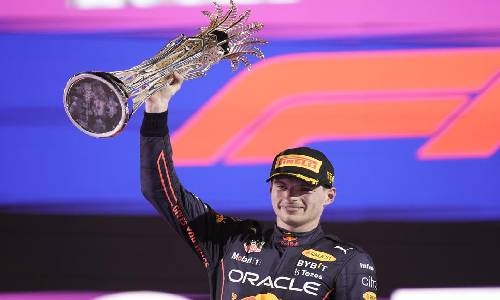 Verstappen bounces back with thrilling Saudi Arabian victory over Leclerc Verstappen bounces back with thrilling Saudi Arabian victory over Leclerc