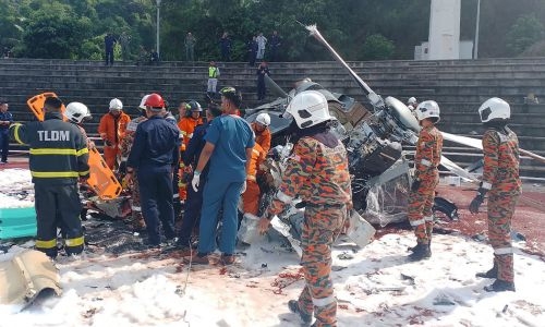 Malaysia military helicopters crash, killing 10