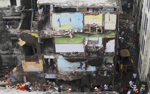 Death toll in India building collapse jumps to 39 Death toll in India building collapse jumps to 39