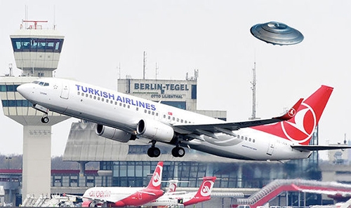 Turkish Airlines pilots spot UFO above plane on EgyptAir crash day Turkish Airlines pilots spot UFO above plane on EgyptAir crash day
