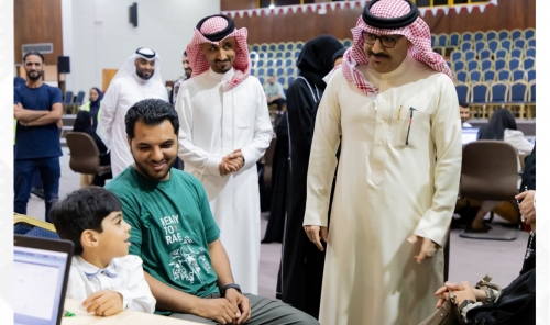 Minister inspects student assessment process for Grade 1 admissions