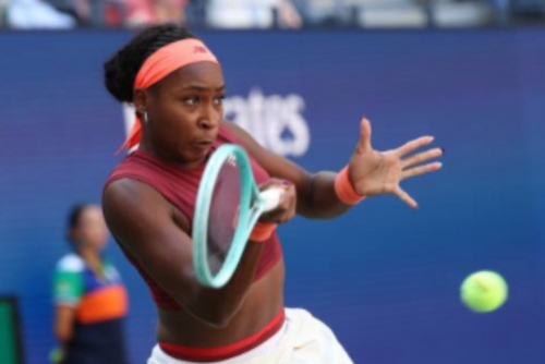 Smiling Gauff romps into US Open last 16 