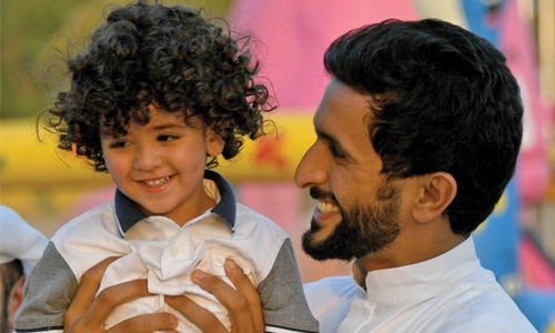 Shaikh Nasser honours families of martyrs 