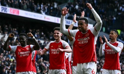 Arteta urges Arsenal to seize the moment in Premier League title race