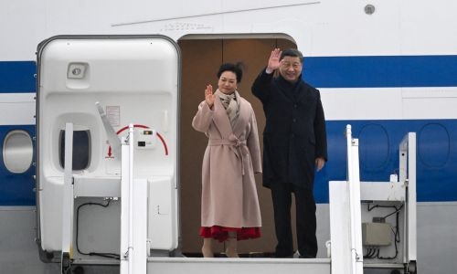 Macron hosts Xi in French mountains Macron hosts Xi in French mountains