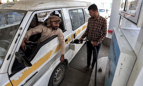 Saudi Arabia to give Yemeni government $422 million worth of fuel