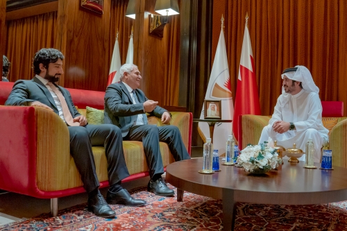 HH Shaikh Khalid receives international weightlifting chief