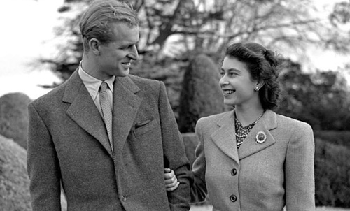 Queen Elizabeth 'love' letter sold at auction Queen Elizabeth 'love' letter sold at auction