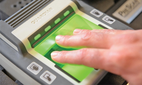 Bahrain police provide fingerprint scanners 
