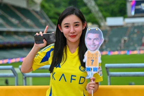 Ronaldo gets Hong Kong hero’s welcome, avoids Messi pitfall Ronaldo gets Hong Kong hero’s welcome, avoids Messi pitfall