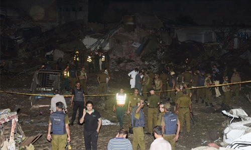 Truck bomb injures 34 in Pakistan's Lahore