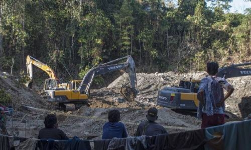 Landslide kills 12 women at illegal gold mine in Indonesia